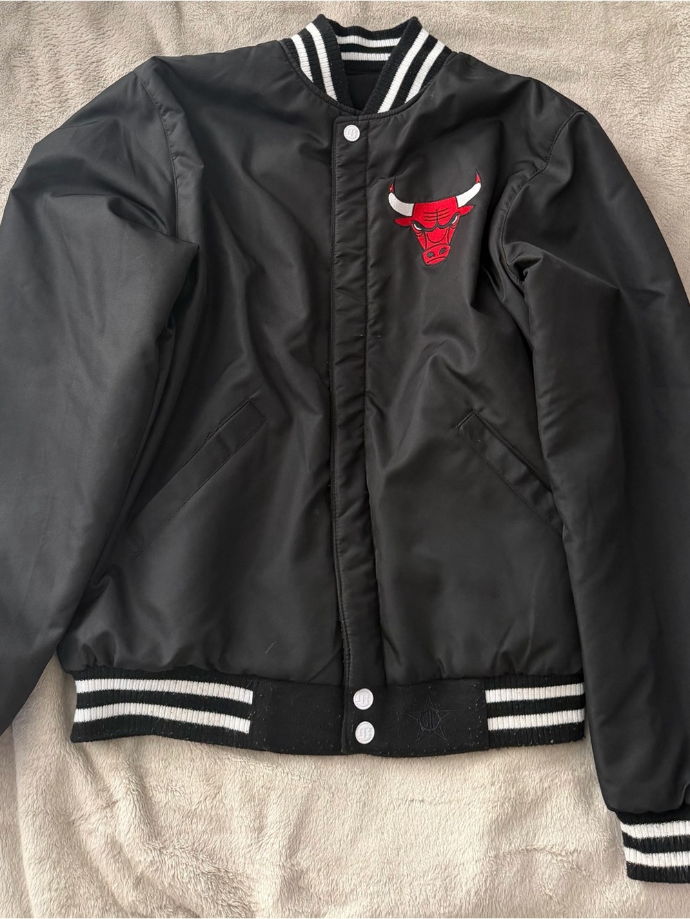 Chicago Bulls Black Satin Bomber Jacket - Men's